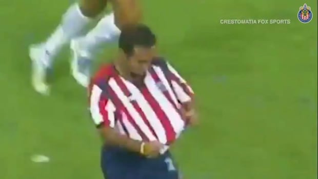 Alfaro's iconic long range goal vs Boca Juniors in 2005